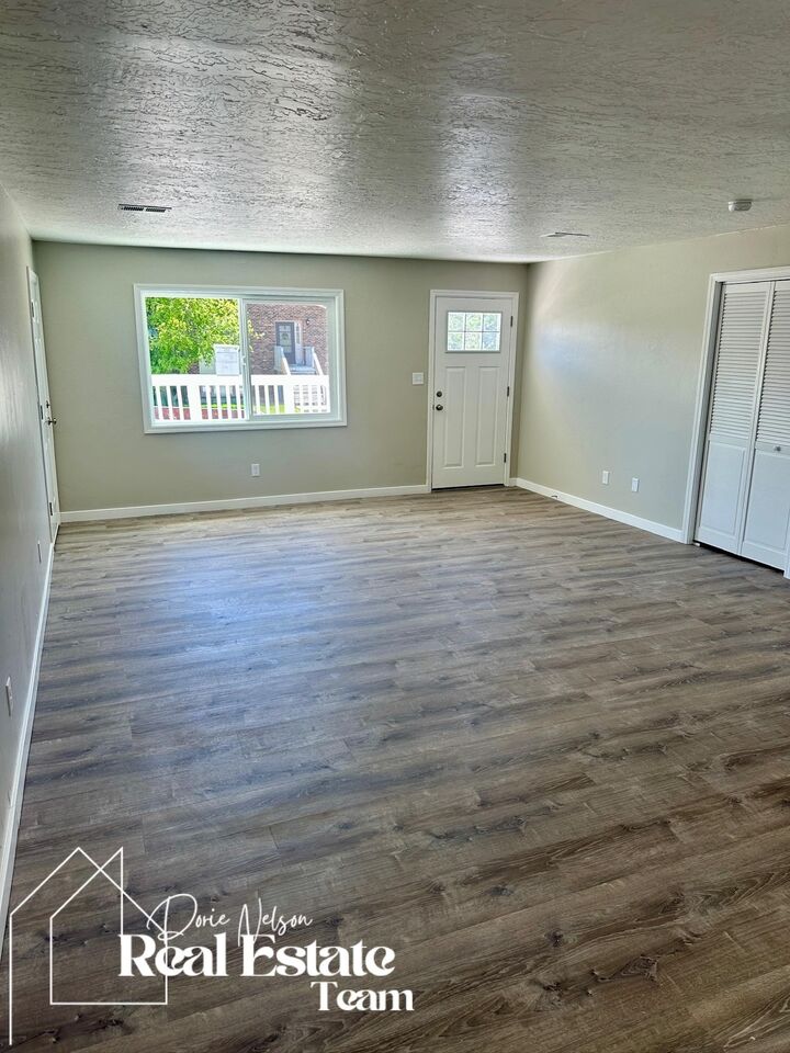 Property Photo:  1302 E 7th Street  WY 82601 