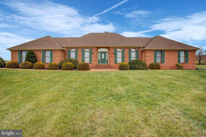 Property Photo: 1015 Buchanan Trail East PA 17225