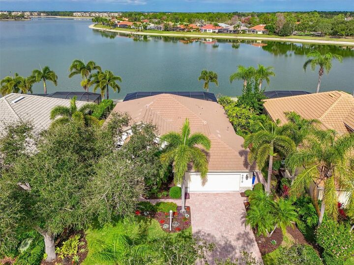 Property Photo: 6619 Waters Edge Way FL 34202