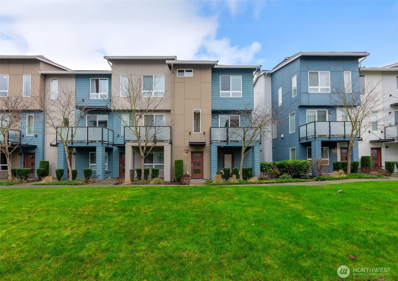 Property Photo:  14671  36th Court NE  WA 98155 