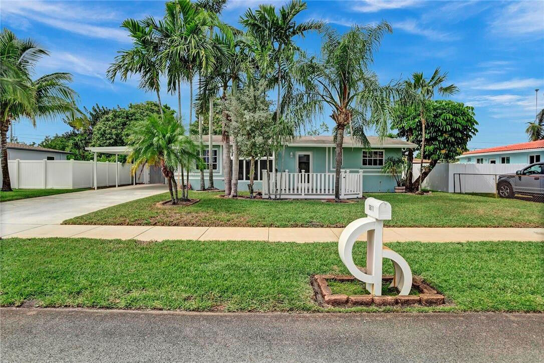 Property Photo:  3611 SW 32nd Court  FL 33023 