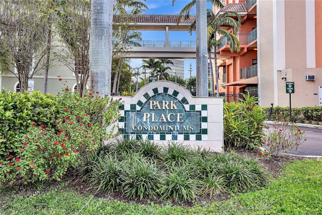 Property Photo:  1610 Presidential Way 201 B  FL 33401 