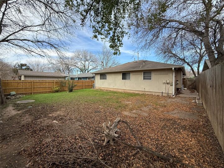 Property Photo:  4407 E Stassney Lane  TX 78744 