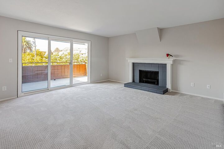 Property Photo:  820 Mission Avenue 7  CA 94901 