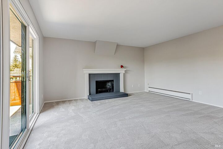 Property Photo: 820 Mission Avenue 7 CA 94901