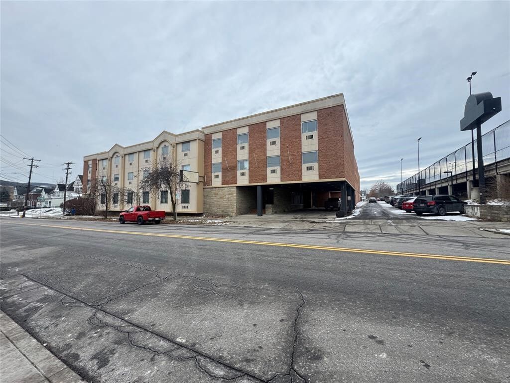 Property Photo:  65 Front Street 302  NY 13905 