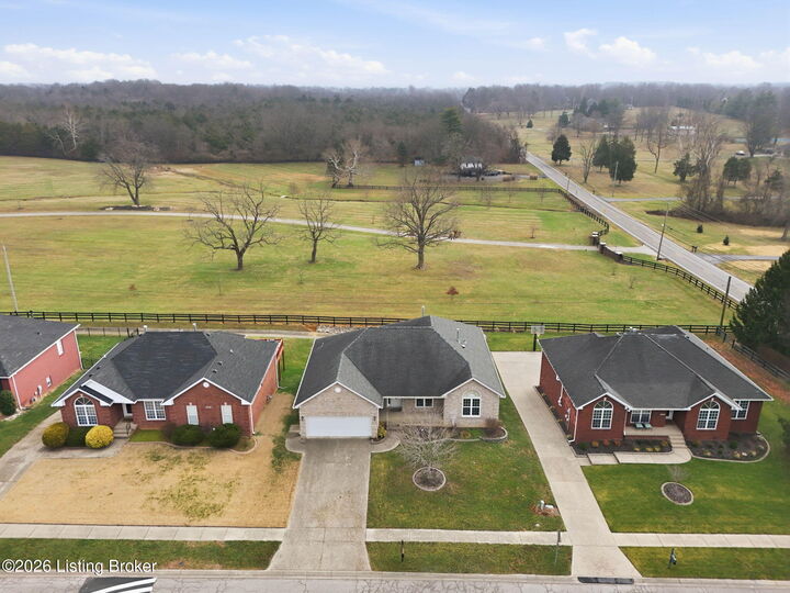 Property Photo:  7929 Windgate Dr  KY 40291 