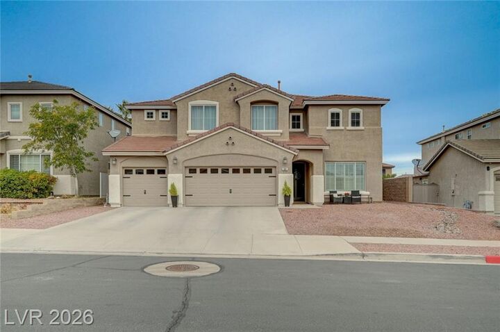 Property Photo: 984 Mackenzie Creek Avenue NV 89002