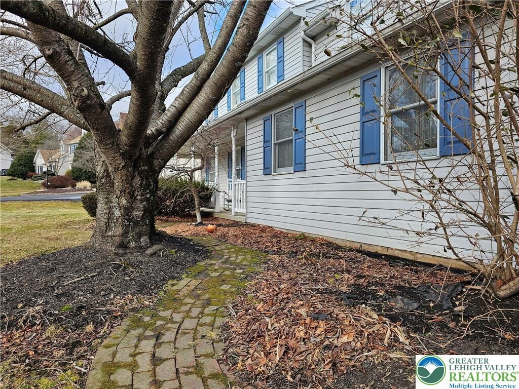 Property Photo: 6087 Domarray Street PA 18036