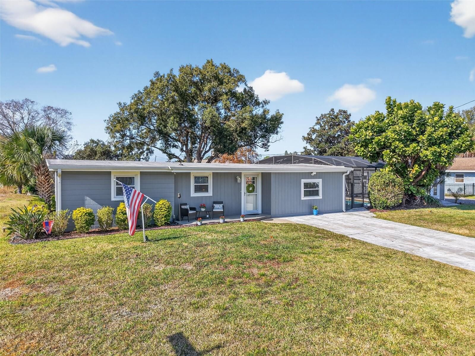 Property Photo:  26611 Bimini Drive  FL 32778 