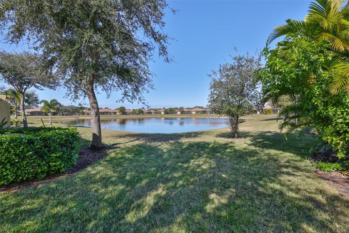 Property Photo:  5404 Sunset Falls Drive  FL 33572 