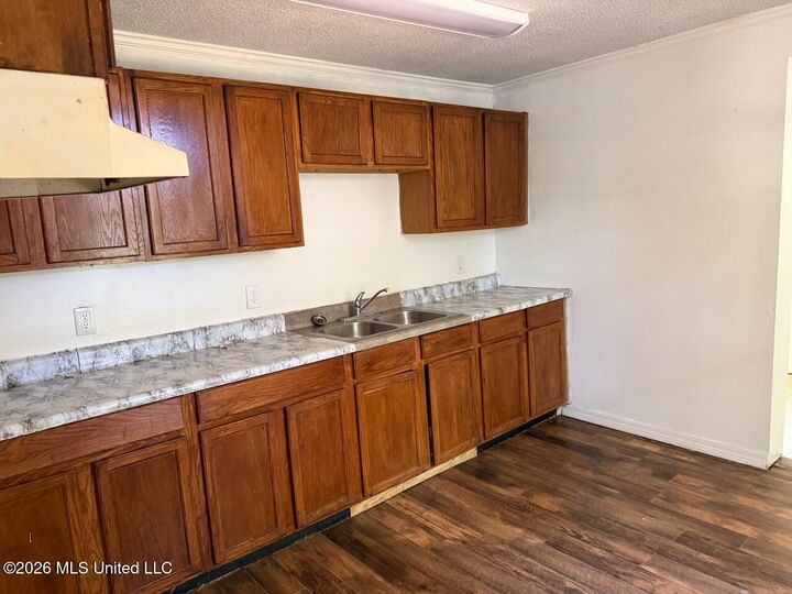 Property Photo:  2020 41st Avenue  MS 39501 