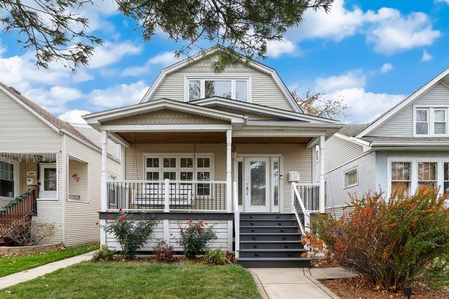 Property Photo: 5526 N Mason Avenue IL 60630
