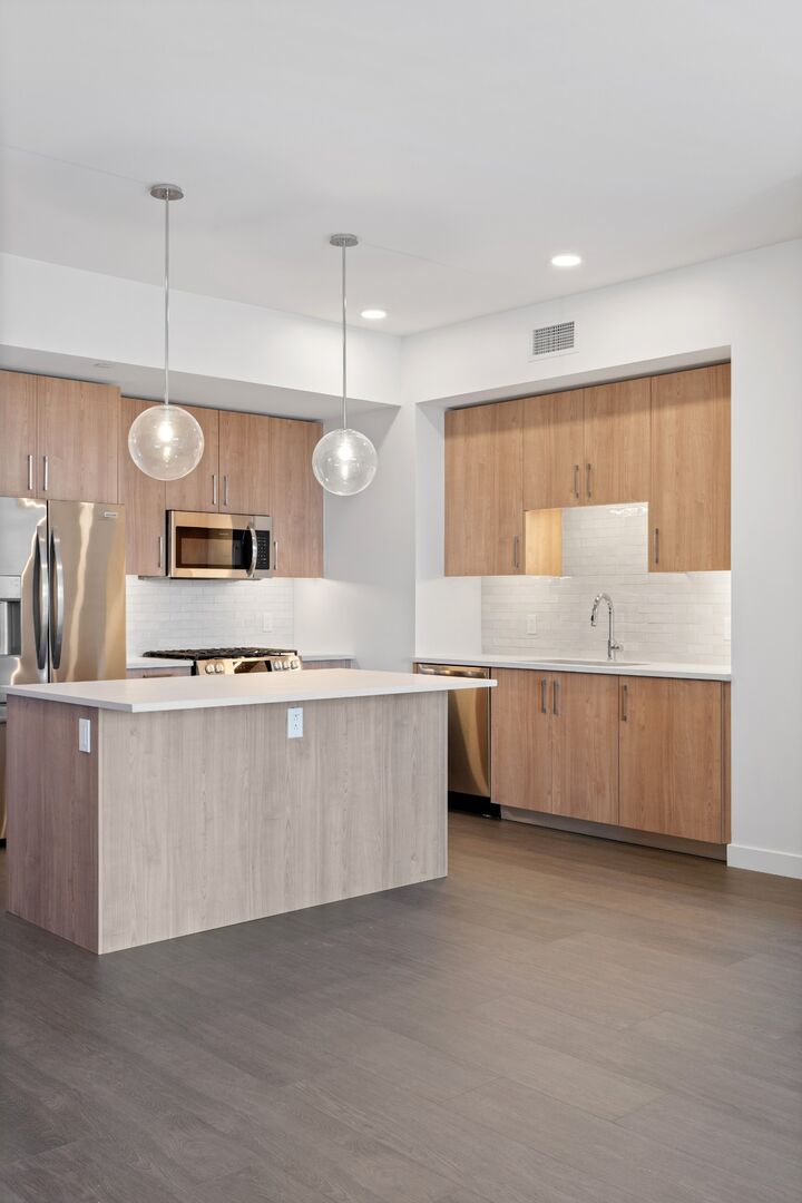 Property Photo:  1212 Demonbreun St A13 (Z)  TN 37203 