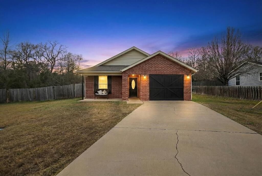 Property Photo:  12501 Darrin Blvd  TX 75771 