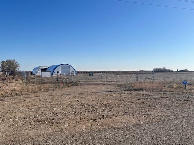 Pl. 2520145 Bl. 1 Lot 1 Twp Rd. 452 — photo 1