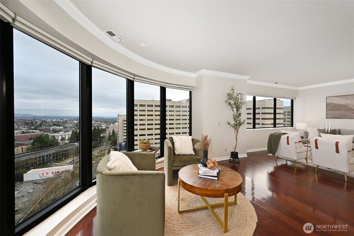 Property Photo:  1301  Spring Street 16C  WA 98104 