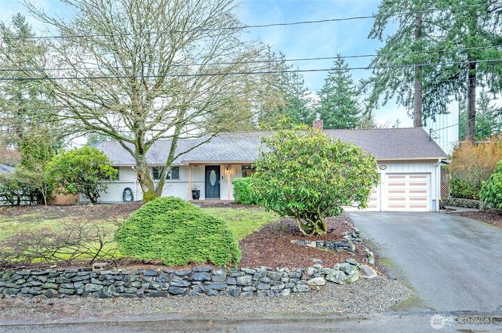 Property Photo:  10111  Cedrona Street SW  WA 98498 