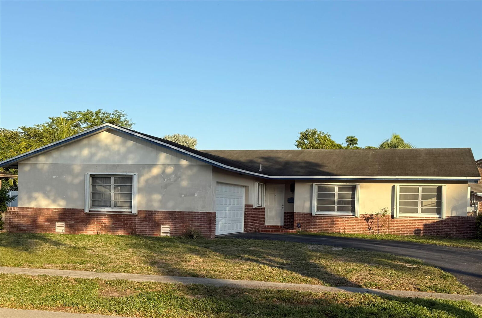 Property Photo:  1501 SW 55th Avenue  FL 33317 