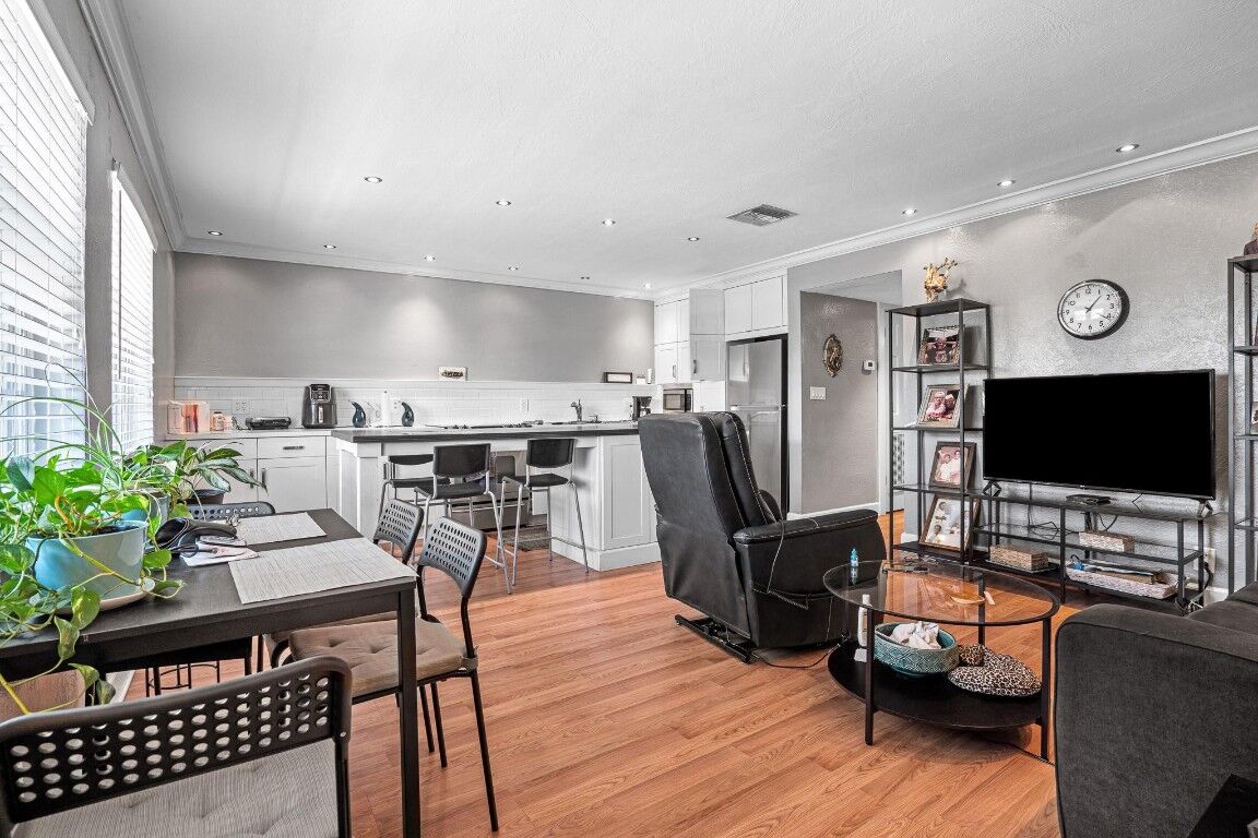 Property Photo:  4051 NE 13th Avenue 66-3  FL 33334 