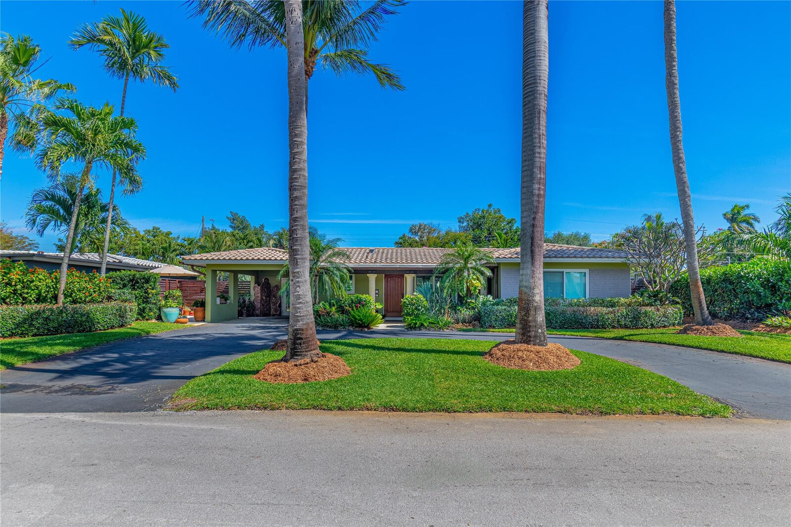 Property Photo: 4110 NE 17th Terrace FL 33334