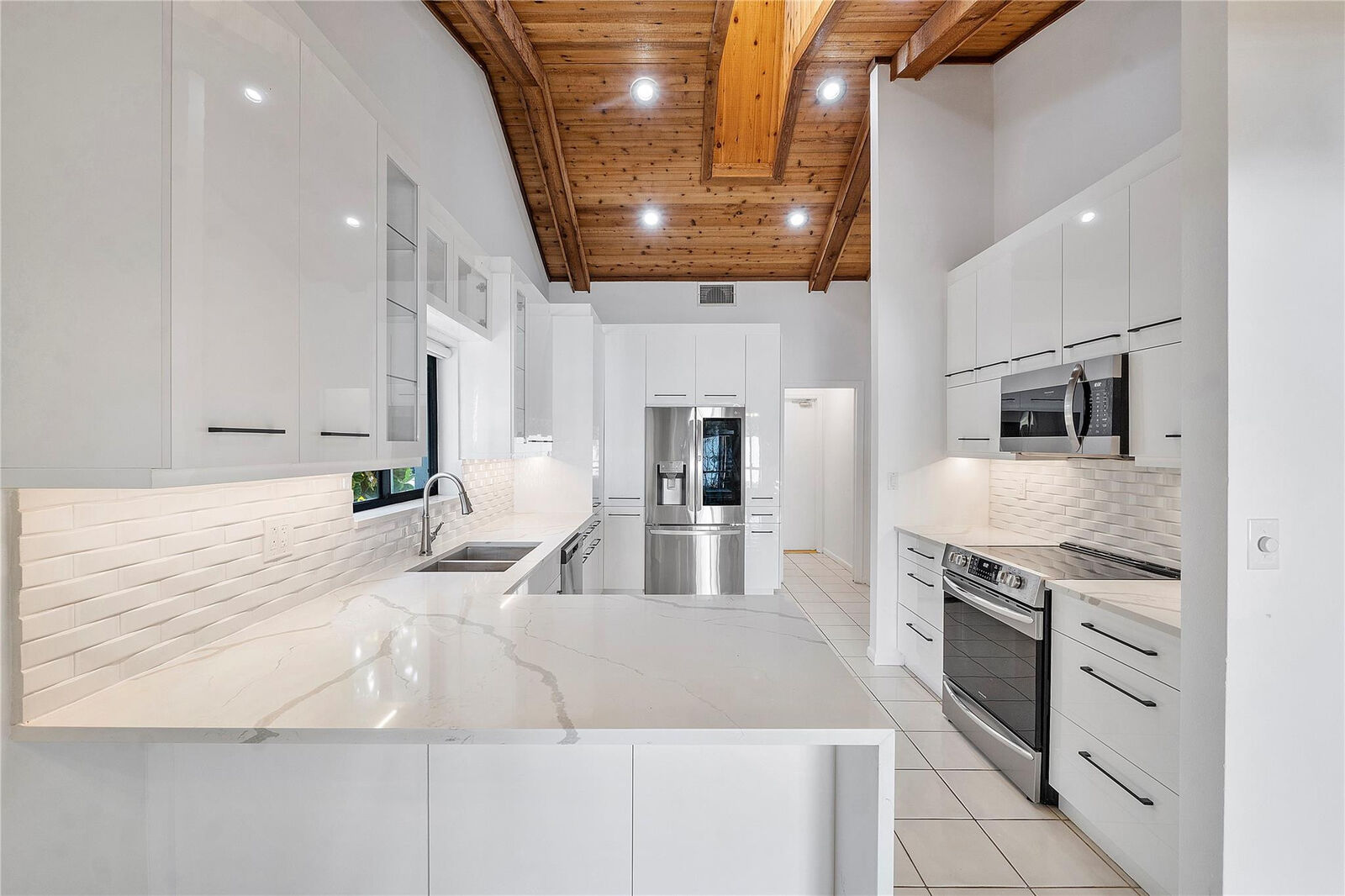Property Photo:  8319 NW 80th Street  FL 33321 