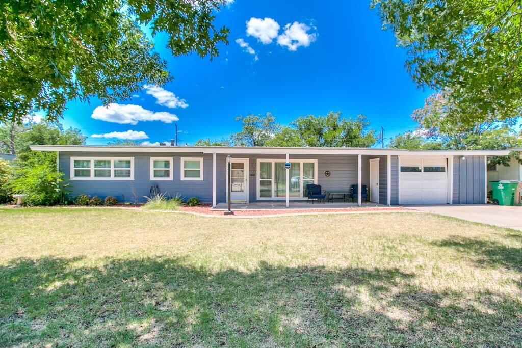 Property Photo:  2709 Rice Ave  TX 76904 