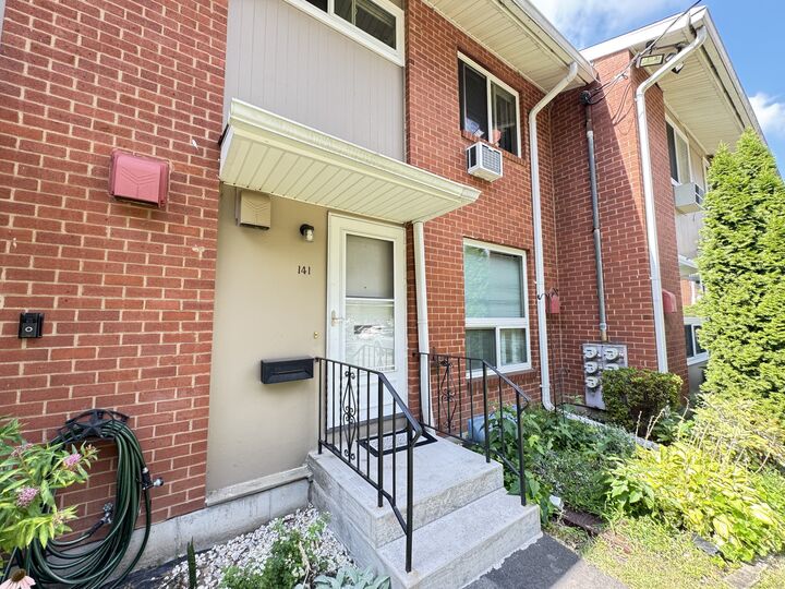 Property Photo:  141 Worth Avenue  CT 06518 