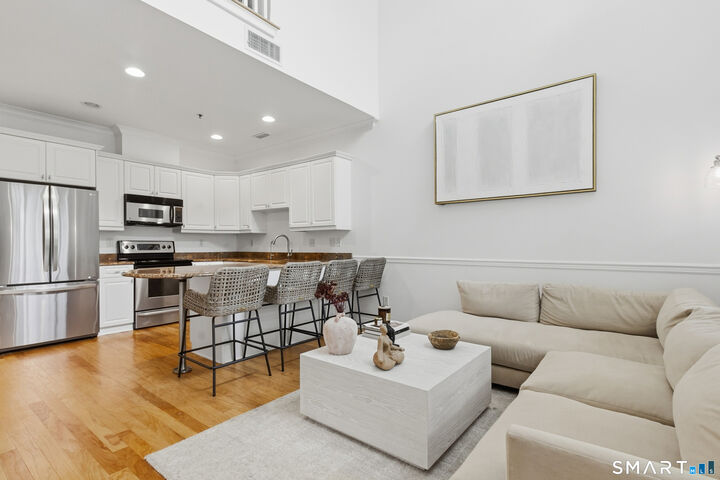 Property Photo:  20 Cross Street 3  CT 06880 