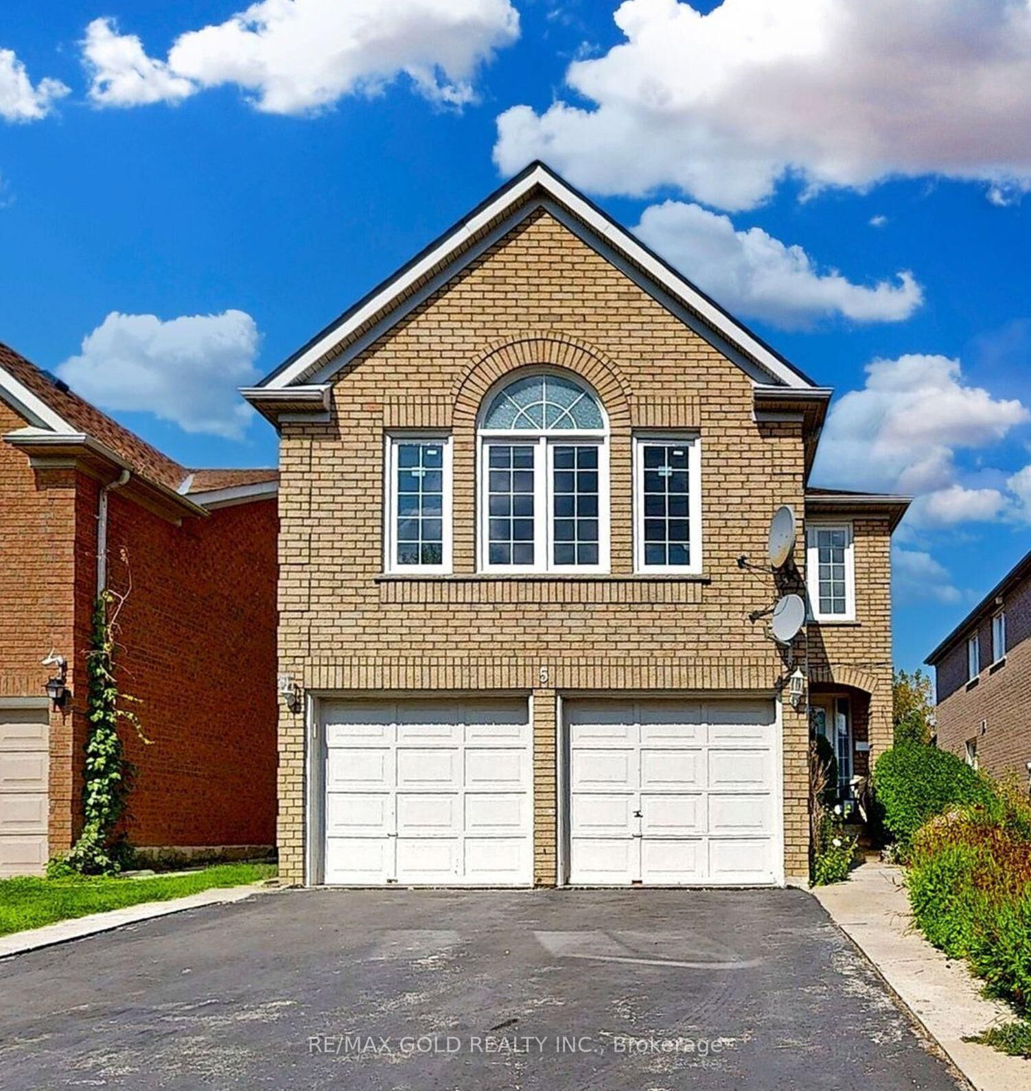 Property Photo: 5 Rangeland Road ON L6R 1L4