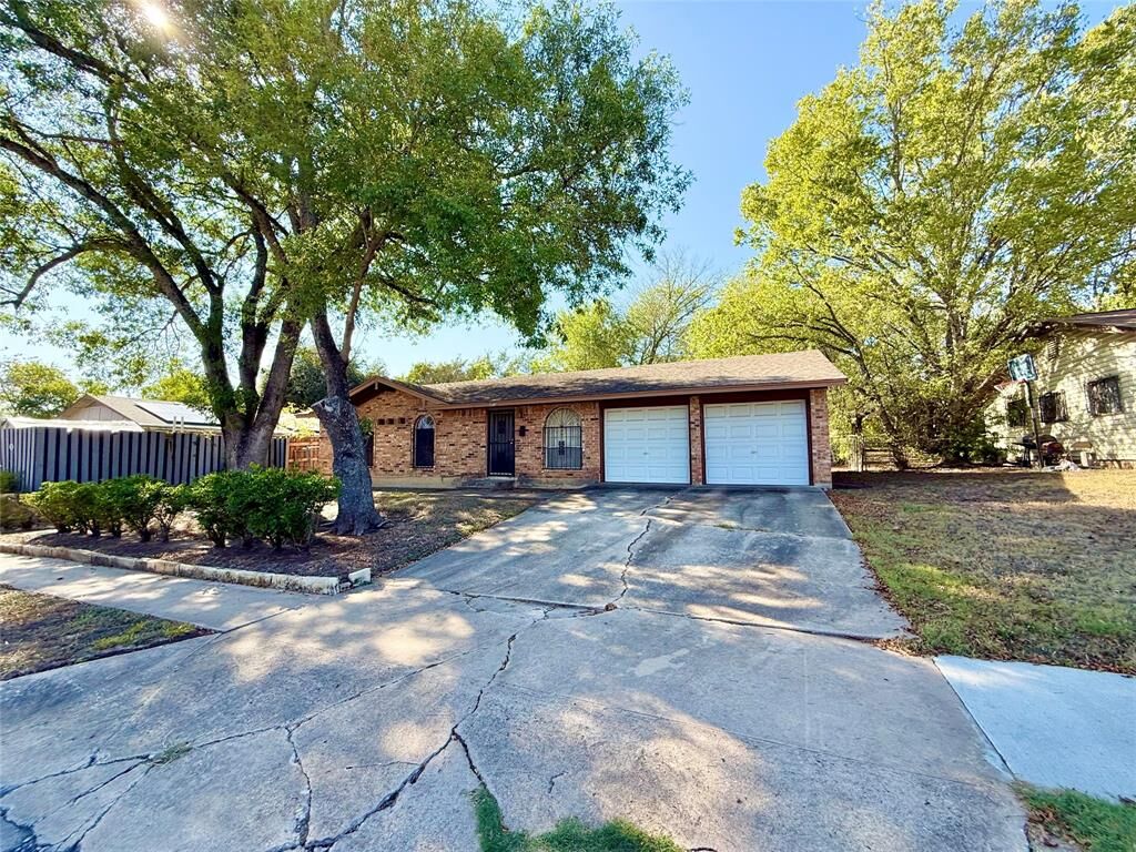 Property Photo: 4710 Craigwood Drive TX 78725
