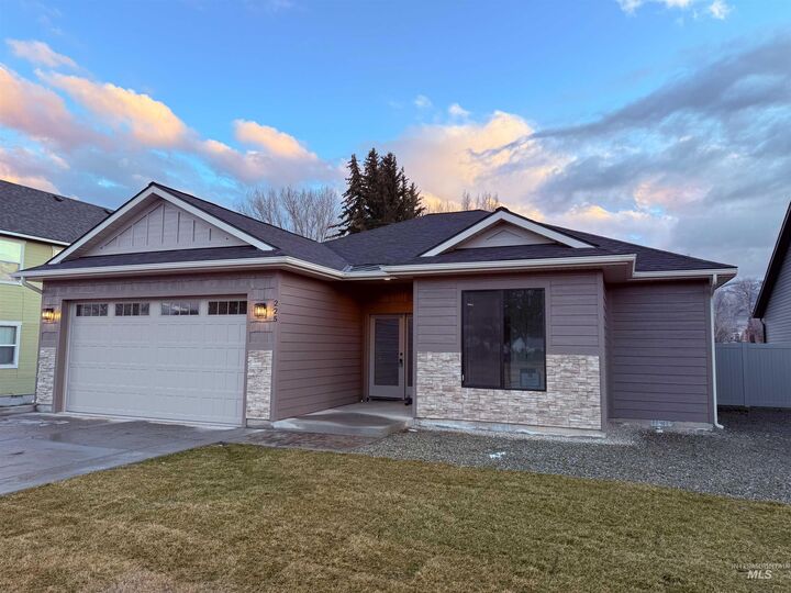Property Photo:  225 Whitman St  ID 83311 