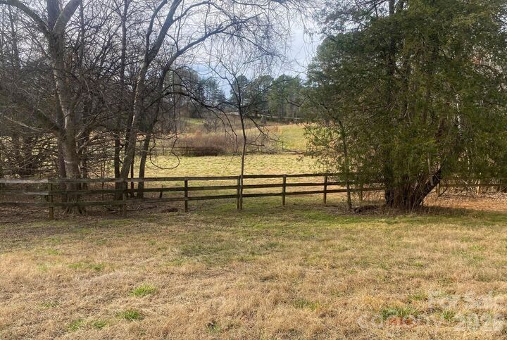 Property Photo:  3205 Collinsville Road  NC 28722 