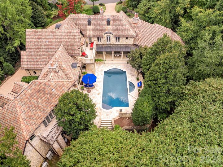 Property Photo:  4231 Fox Brook Lane  NC 28211 