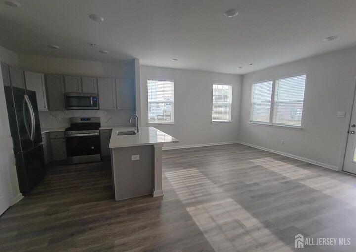 Property Photo:  25 Elliot Lane  NJ 08060 