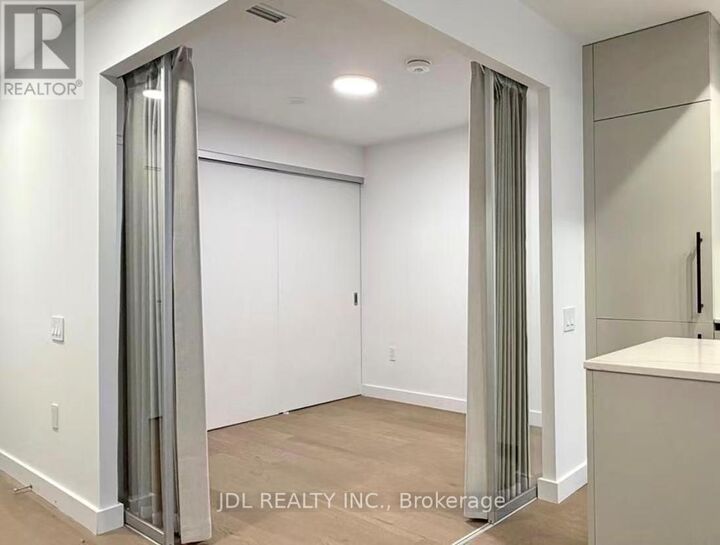 Property Photo: 1720 Bayview Avenue 402 ON M4G 0E5