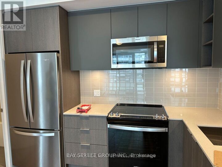 Property Photo: 50 Dunfield Avenue 1520 ON M4S 0E4