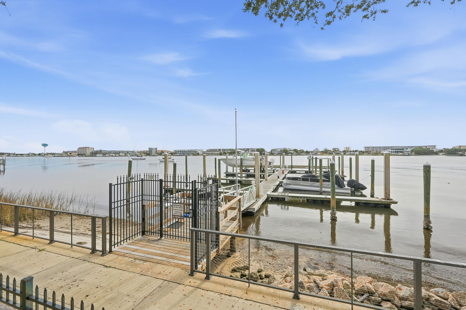 Property Photo:  113 SW Brooks Street 105  FL 32548 