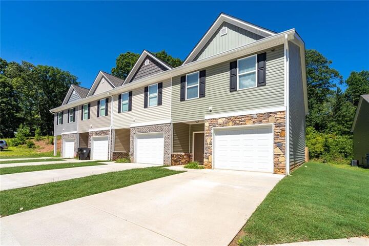 Property Photo:  2707 Hickory Lane  GA 30534 