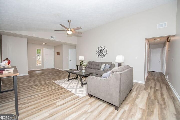 Property Photo:  180 Crabtree Drive W  GA 30076 