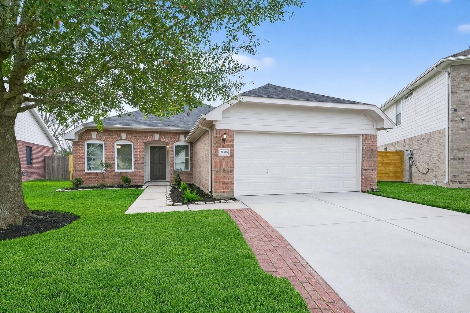 Property Photo:  21519 Sapphire Court  TX 77449 