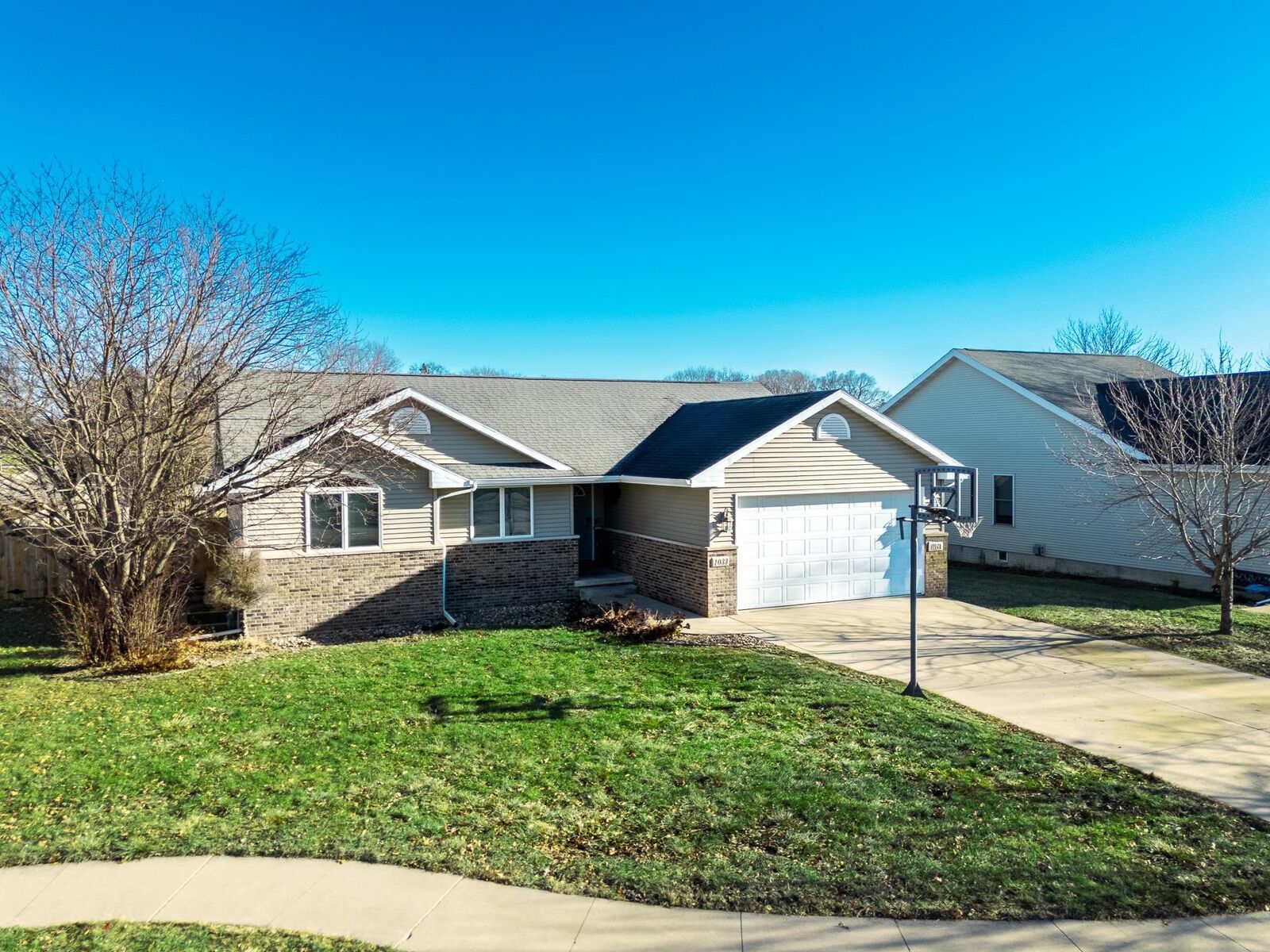 Property Photo: 1033 Barrington Drive IA 50613