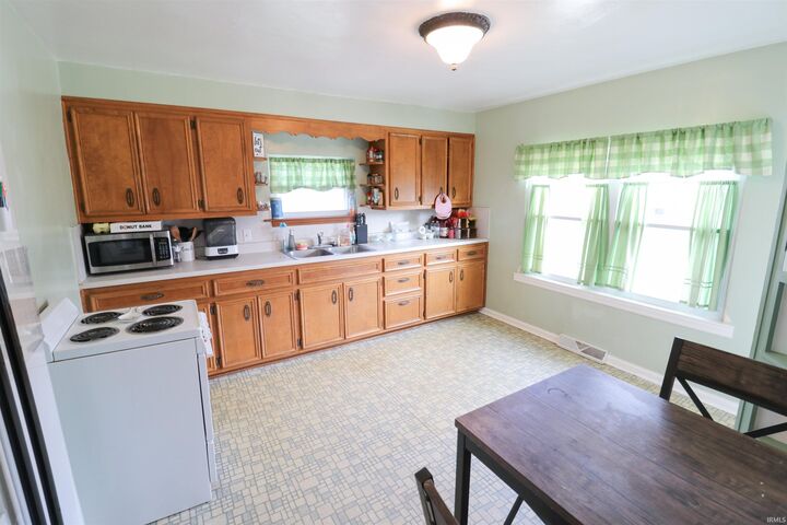 Property Photo:  3701 Laurel Avenue  IN 47720 