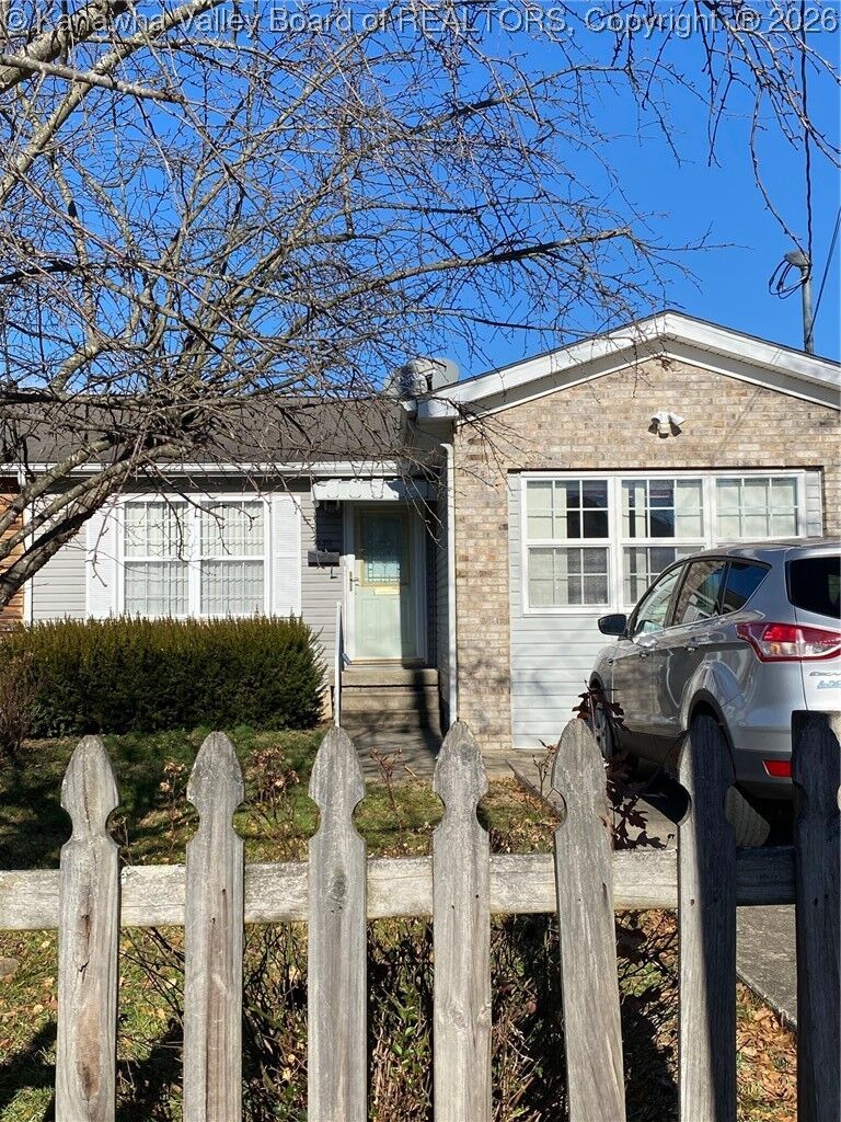 Property Photo: 2222 Lincoln Avenue WV 25177