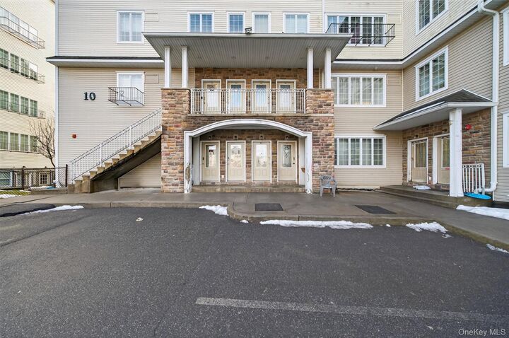 Property Photo:  10 Lemberg Court 401  NY 10950 