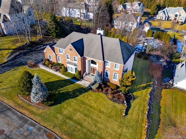 Property Photo:  5 Beaver Pond Court  NY 10980 