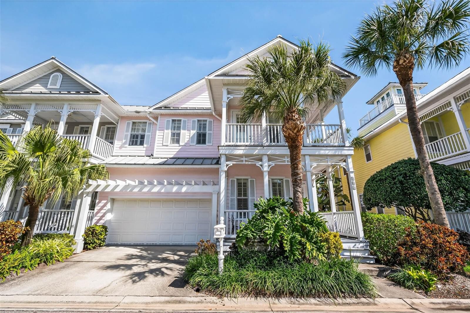 Property Photo:  924 Hemingway Circle  FL 33602 