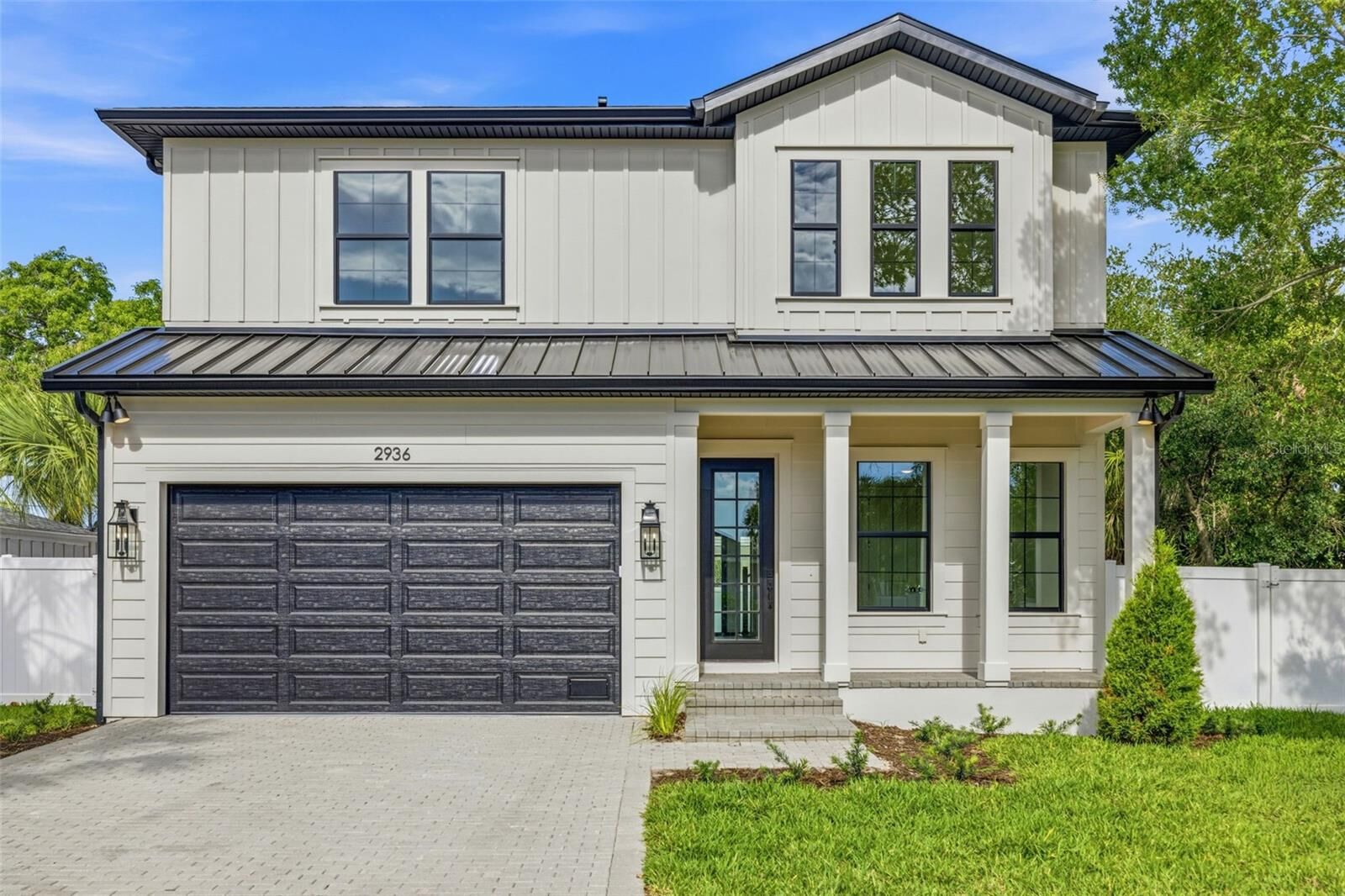 Property Photo:  2936 W Rogers Avenue  FL 33611 