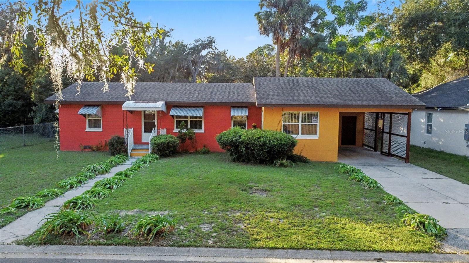 Property Photo:  612 Kensington Street  FL 32726 