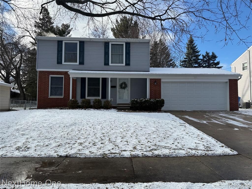 Property Photo:  1601 N Fairview Avenue  MI 48912 3401 